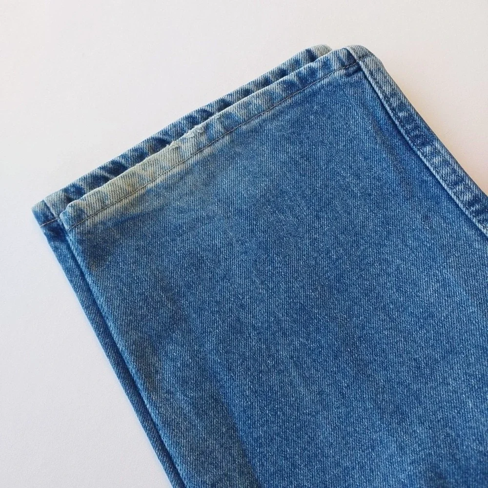 Wrangler Men's size 40x32 Med Wash Blue Denim Jeans Regular Fit‎
